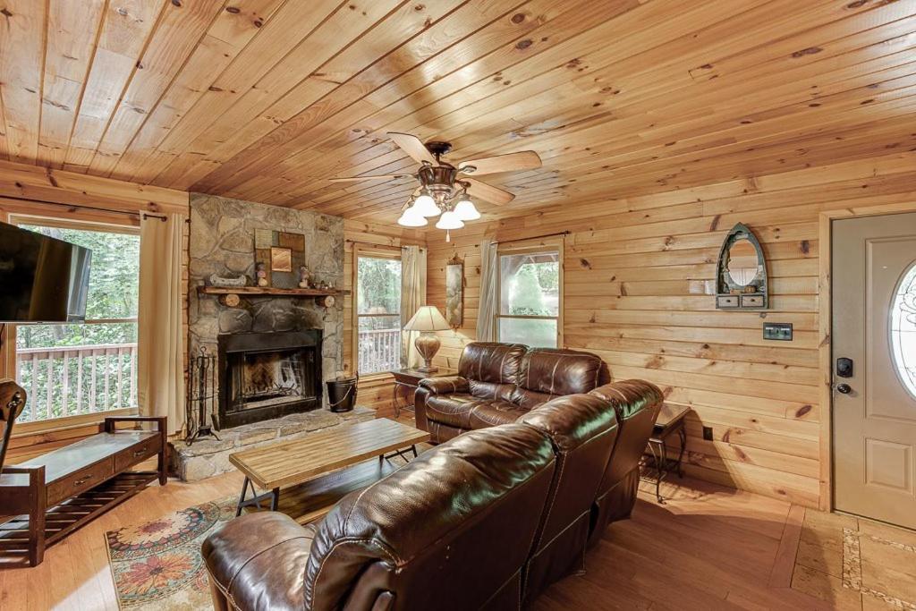 Cabin With Jacuzzi & Hydrotherapy Spanear Helen Cleveland Dış mekan fotoğraf