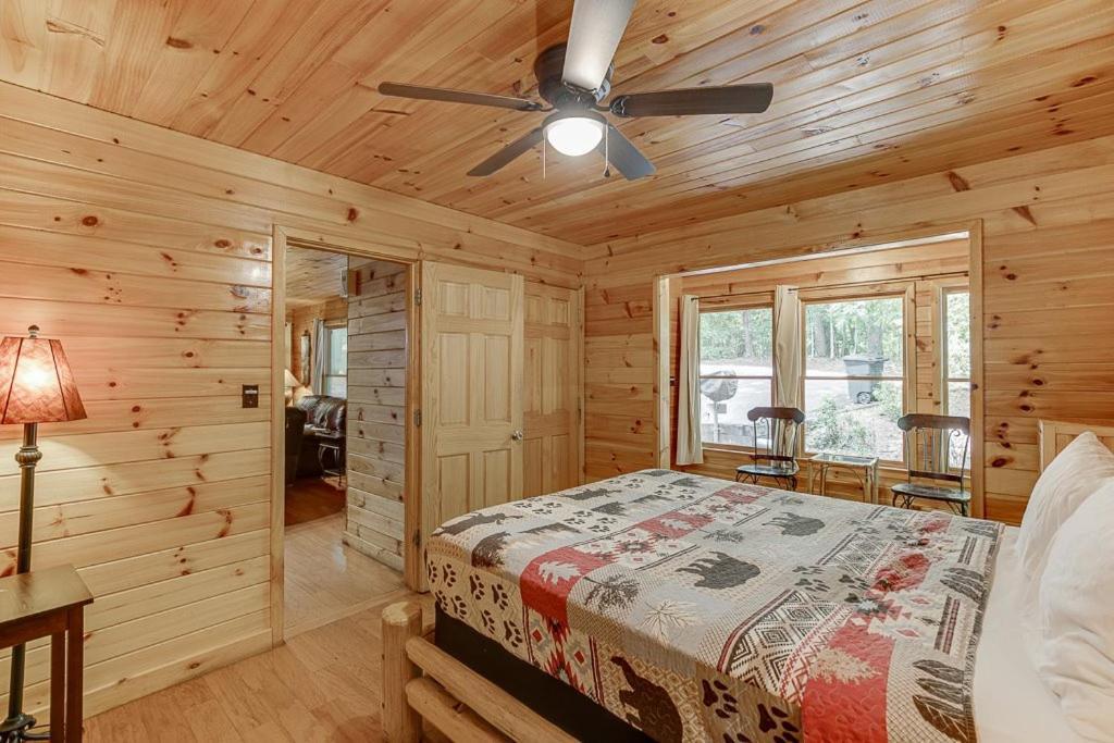 Cabin With Jacuzzi & Hydrotherapy Spanear Helen Cleveland Dış mekan fotoğraf