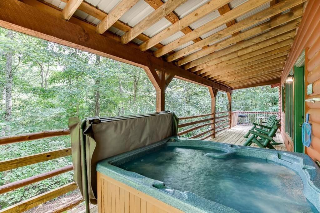 Cabin With Jacuzzi & Hydrotherapy Spanear Helen Cleveland Dış mekan fotoğraf