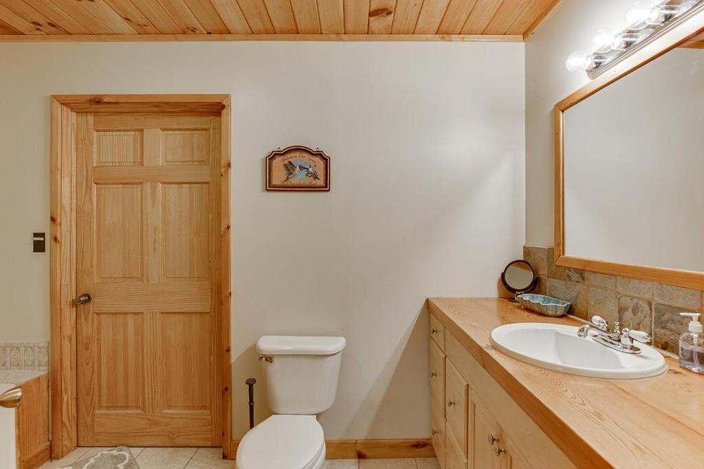 Cabin With Jacuzzi & Hydrotherapy Spanear Helen Cleveland Dış mekan fotoğraf