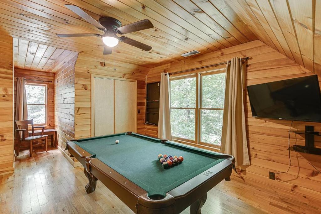 Cabin With Jacuzzi & Hydrotherapy Spanear Helen Cleveland Dış mekan fotoğraf