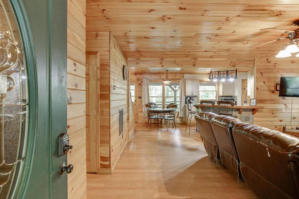 Cabin With Jacuzzi & Hydrotherapy Spanear Helen Cleveland Dış mekan fotoğraf